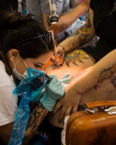 Mundo del cómic y los mejores tatuadores se unen en convención