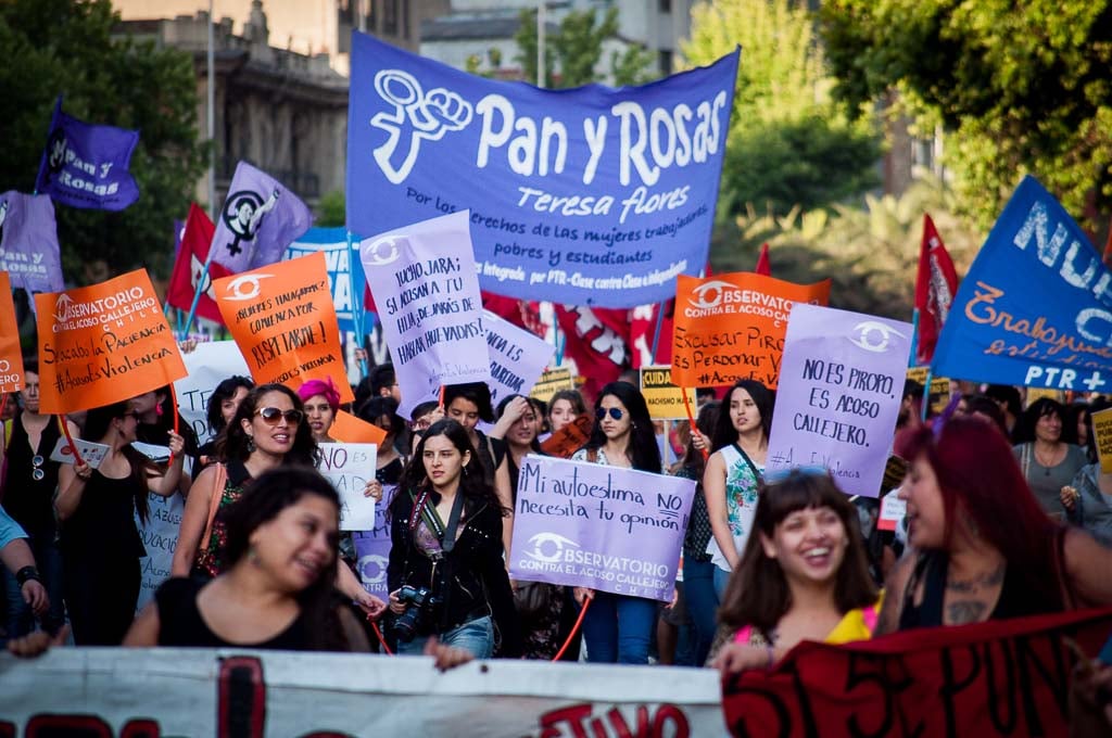 Feminismo en Chile: Una lucha centenaria y vigente en la voz de sus protagonistas