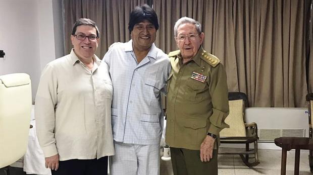 ¿Qué le sucede a Evo Morales en su garganta?