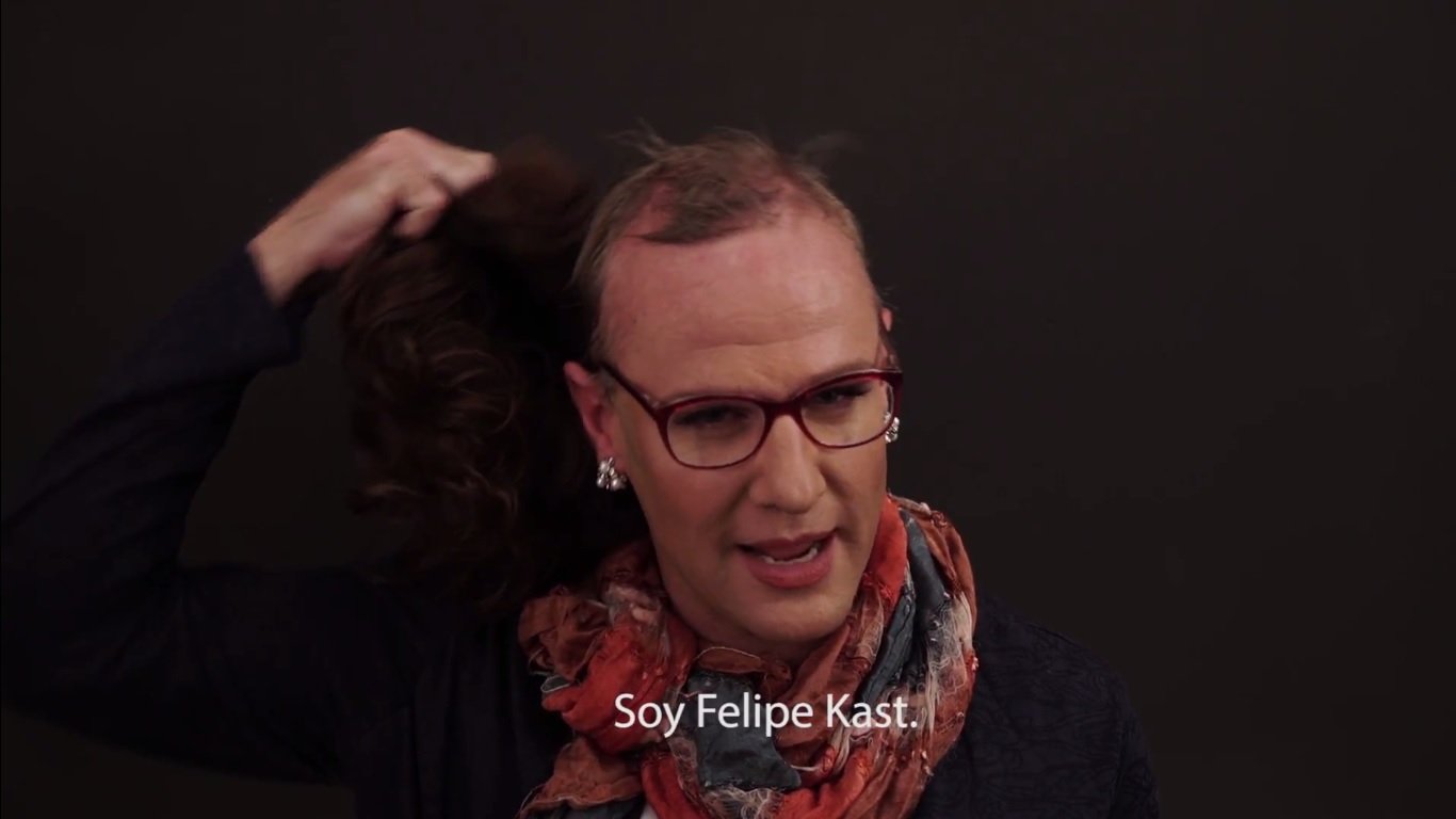 Felipe Kast lo hizo de nuevo: sube video con trasvestido discurso en el Día de la Mujer
