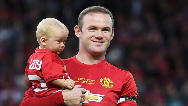 Tiene apenas 1 año pero el hijo de Wayne Rooney ya consiguió trabajo