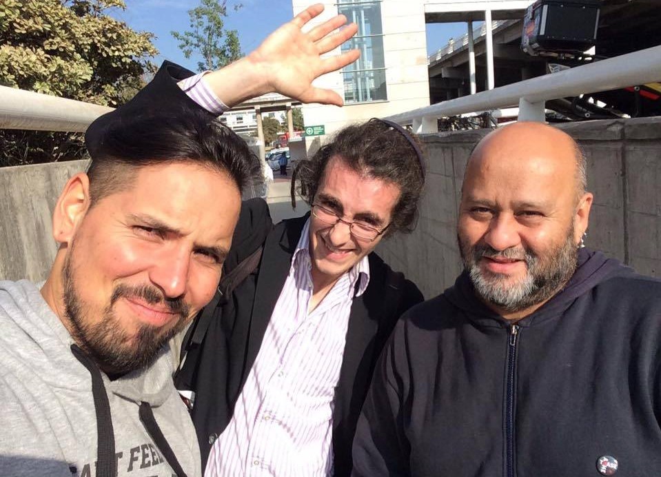 Papelón del Intendente Orrego: Periodista italiano expulsado ya está de vuelta en Chile