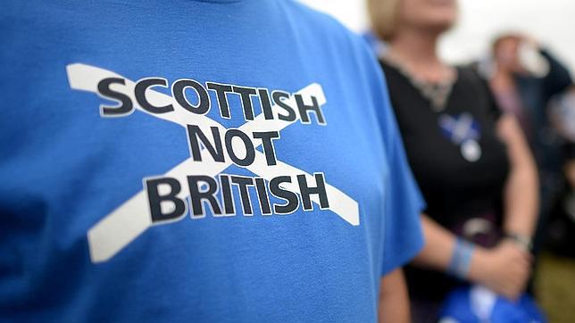 Escocia: Parlamento vota convocatoria a referéndum de independencia