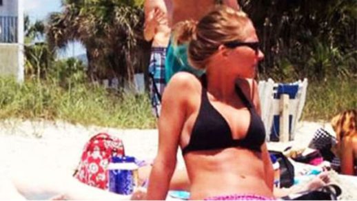 La foto de esta mujer en la playa se viralizó por un curioso motivo
