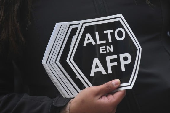 Caída del fondo E: Economistas cuestionan cifras de la Asociación de AFP