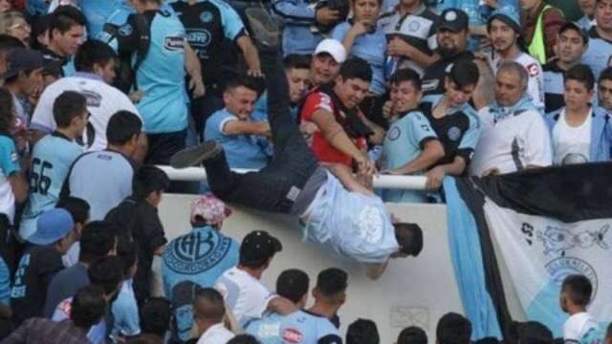 Violencia: Muere el hincha de Belgrano que fue arrojado al vacío desde la tribuna