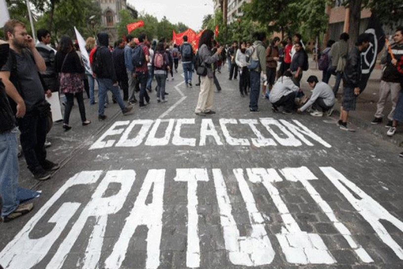 Universitarios trabajan propuesta que permitiría condonación de la deuda estudiantil
