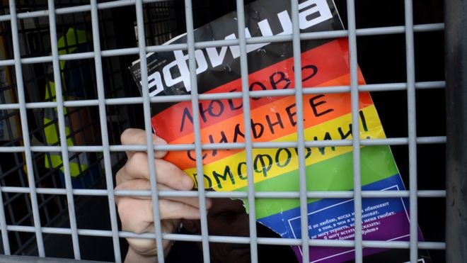 Chile y otros 22 países piden a Rusia investigar denuncias sobre torturas homofóbicas en Chechenia