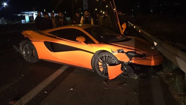 Marcelo Ríos destrozó su lujoso McLaren de USD 180.000