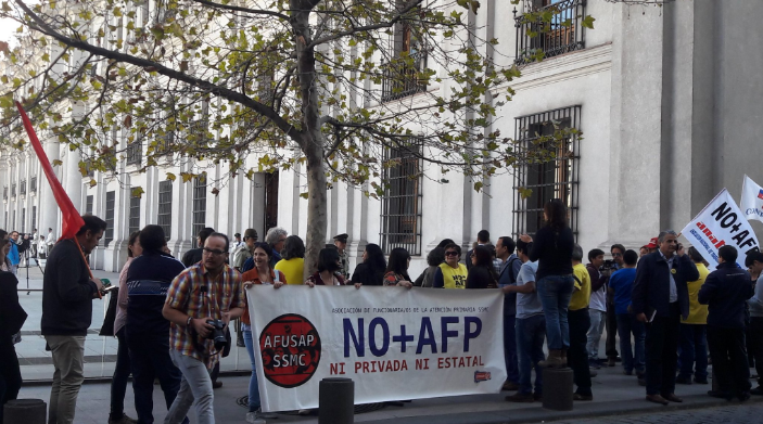 No+AFP entrega carta en La Moneda y exige mantener edad de jubilación ...