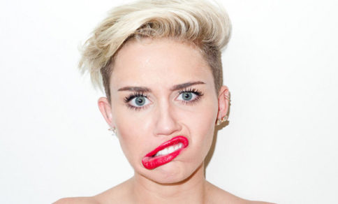 Miley Cyrus dejó atrás el cabello corto y alardea de su nueva apariencia en Instagram