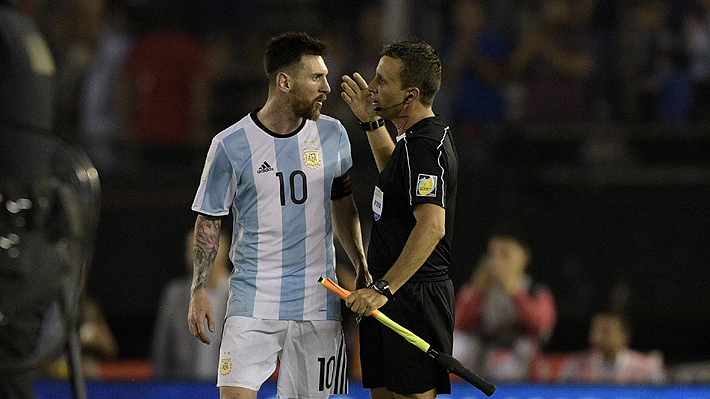 Defensa de Messi argumentará que insulto al árbitro es un «modismo argentino»