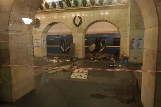 Rusia: A 14 aumentan los muertos por atentado contra el metro de San Petersburgo