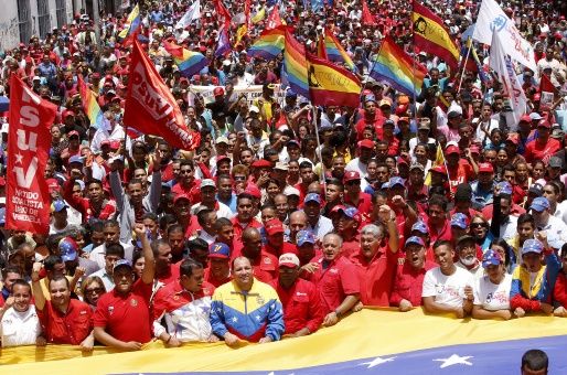 Decisiva jornada en Venezuela: adherentes al Gobierno movilizan defensa de la independencia contra plan desestabilizador de la oposición