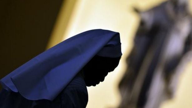 Monja violada en claustro denuncia al Arzobispado de Santiago