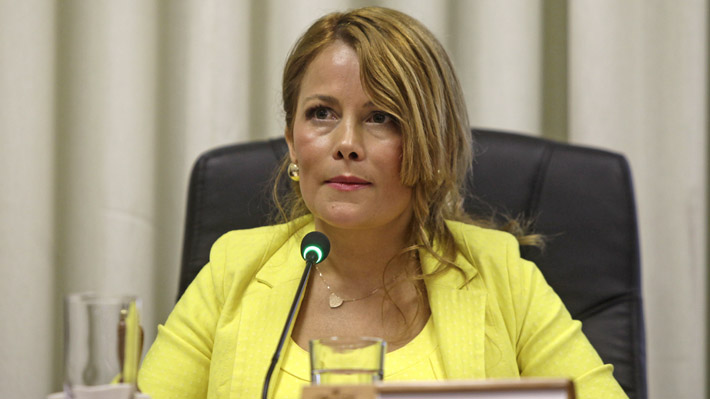 Abogado colaborador de Cathy Barriga recibió más de $300 millones por asesorías a parlamentarios de la UDI