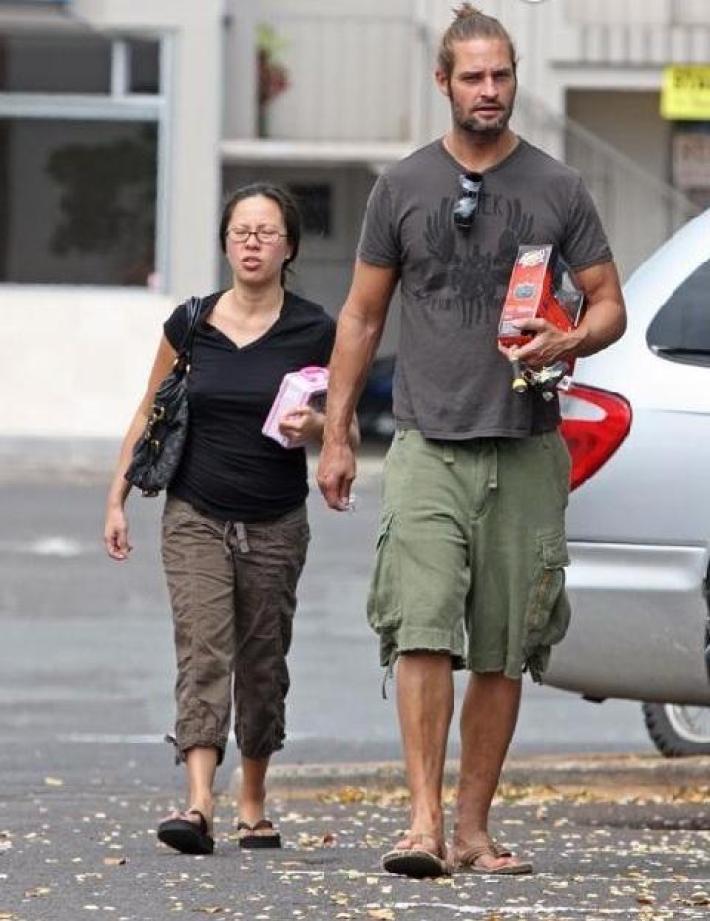 6 Esposas de famosos que, por suerte, NO encajan en el estándar de