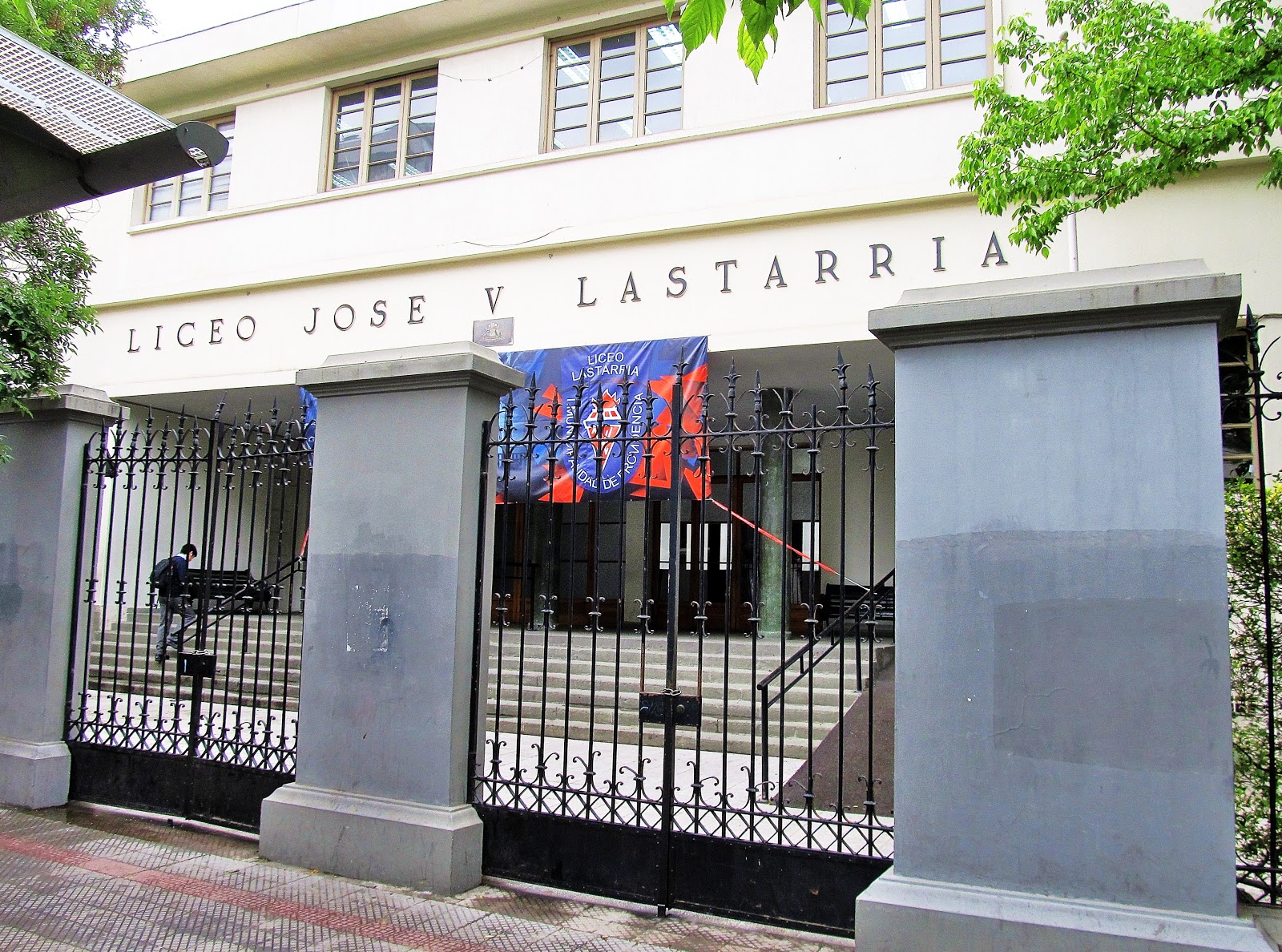 Fiscalía investiga denuncia de abuso sexual en Liceo Lastarria