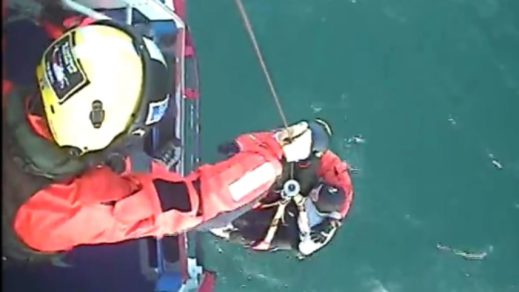 Surfista escocés es rescatado con vida tras 32 horas en el mar