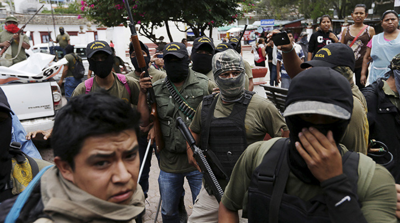 Civiles levantan sus  armas en el sur de México