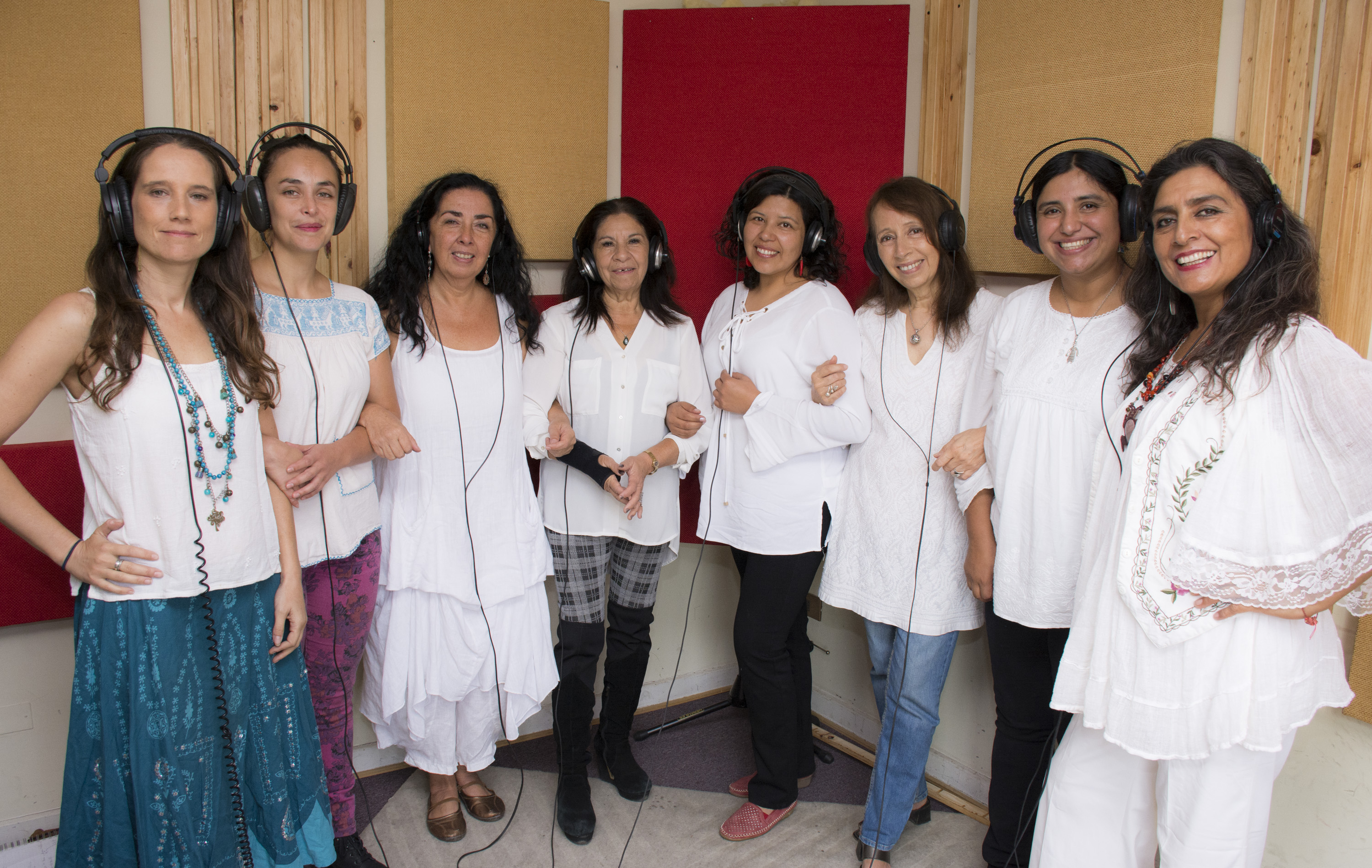 [VIDEO] Cantautoras chilenas lanzaron canción contra la violencia hacia las mujeres