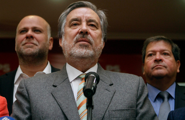 Alejandro Guillier recibió $18 millones del PS para campaña senatorial
