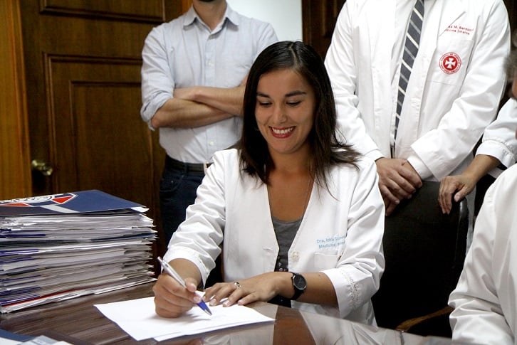 Izkia Siches, nueva presidenta del Colegio Médico: «El mercado cooptó a parte de la profesión y creo que podemos recuperarla»