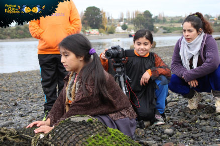 Ojo de Pescado y Canon sellan alianza que permitirá que miles de niños y jóvenes aprendan cine haciendo talleres audiovisuales.