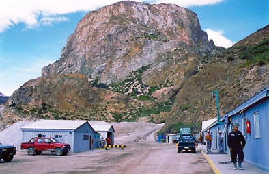 Aysén: Inundación deja a dos trabajadores atrapados en mina de oro