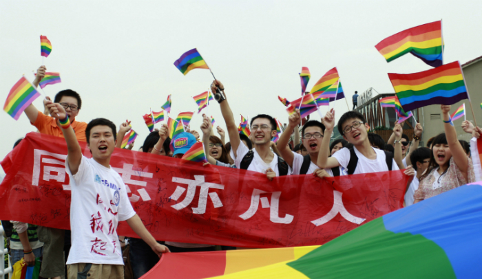 China llama a censurar vídeos de «actos anormales» como la homosexualidad
