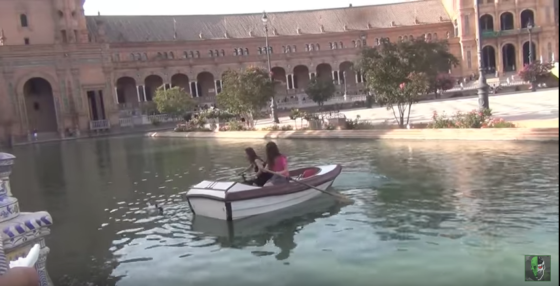 Este es el mejor ejemplo de como NO debes remar cuando estés en un bote