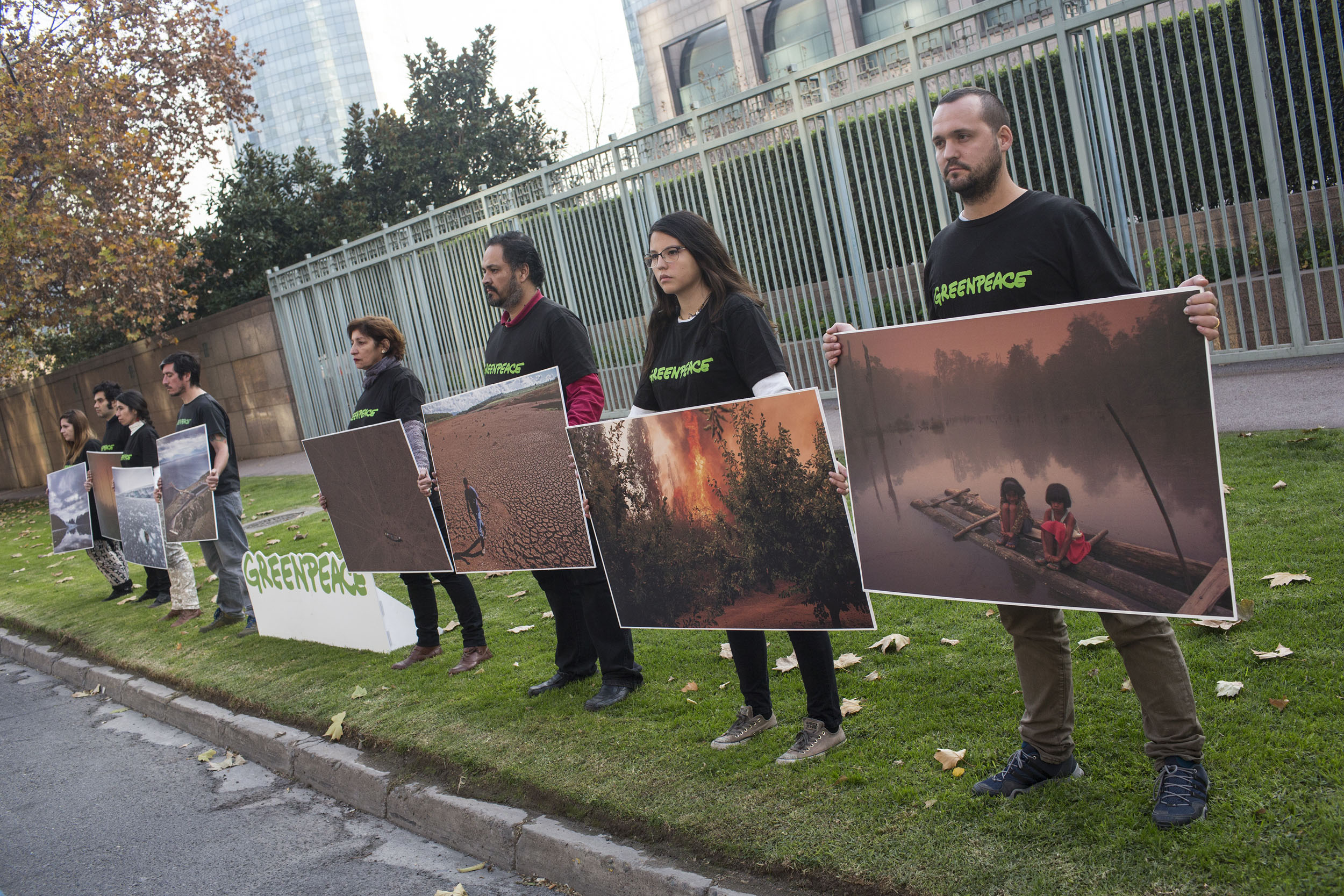 Greenpeace en Día Mundial del Medioambiente: «Chile enfrenta situación de emergencia que gobierno ni candidatos parecen dimensionar»