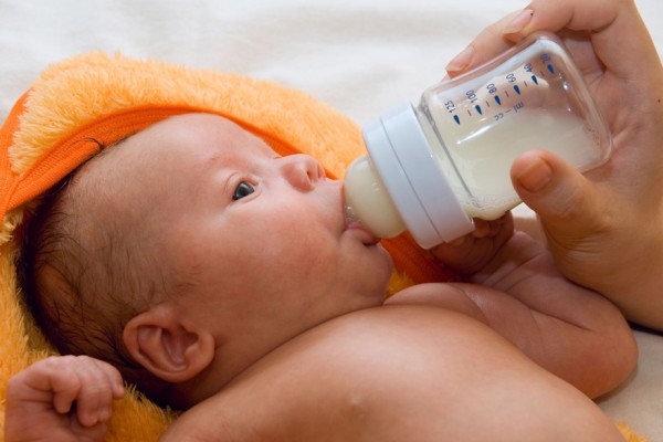Botando la plata: Subsecretaría de Salud debe devolver $422 millones por compra excesiva de leche