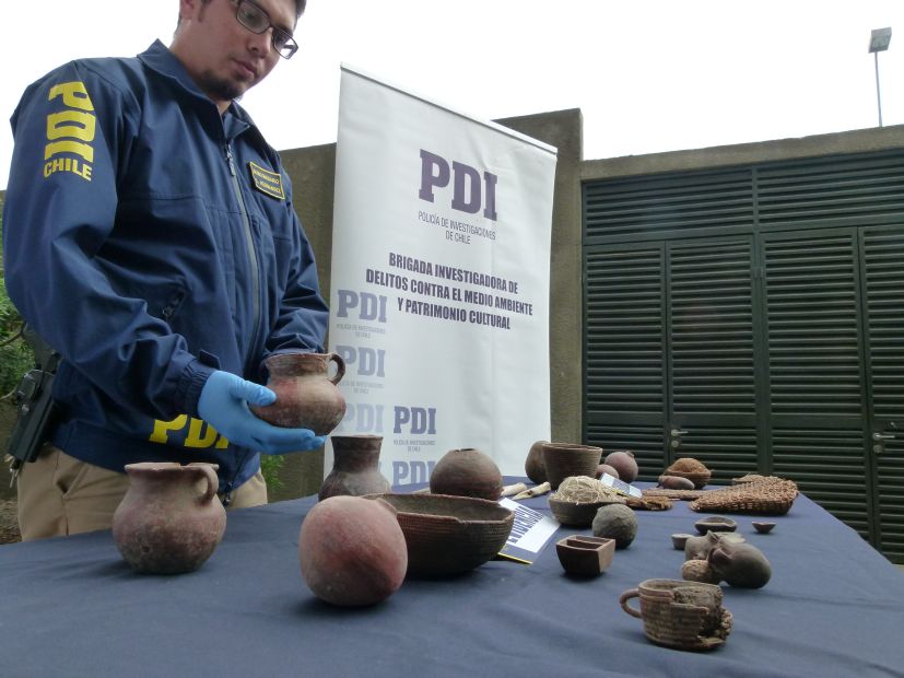 Arica: Encuentran valiosas piezas arqueológicas en la vitrina de una agencia de viajes