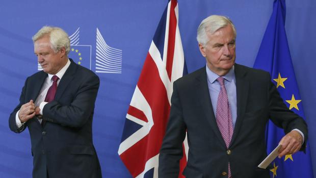 Unión Europea y gobierno británico acuerdan prioridades y calendario de negociación «Brexit»