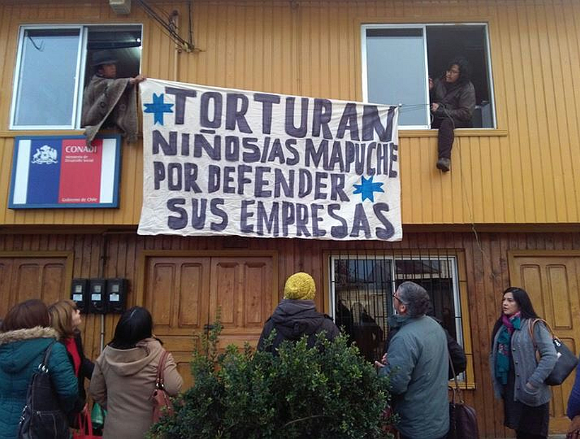 Cañete: Carabineros desalojó sede de la Conadi tomada por comuneros mapuche