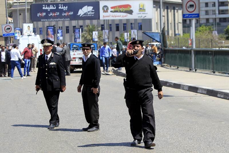 Egipto: Un policía muerto y otros cuatro heridos en un atentado en El Cairo