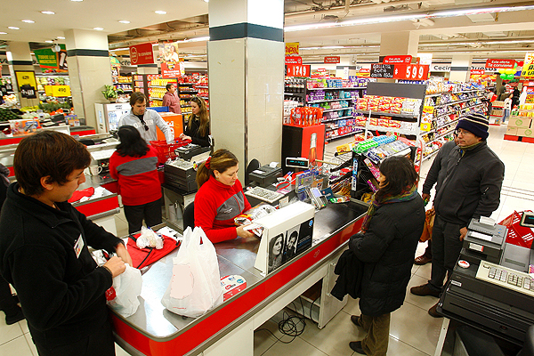 Proyecto de ley busca terminar con la exigencia de antecedentes económicos para la contratación de trabajadores