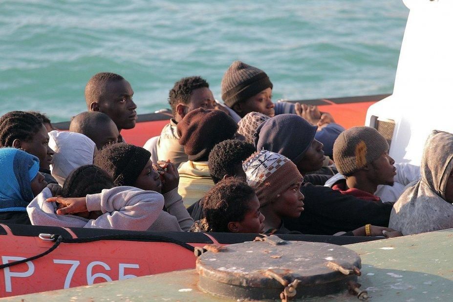 Italia reduce un 34 % la entrada de inmigrantes mientras la ONU denuncia mercados de esclavos en Libia