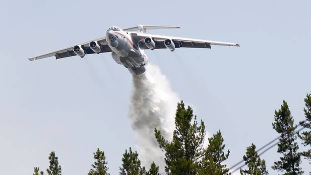 Vuelve la Guerra Fría: «El Luchín» supera al «Supertanker» apagando incendios forestales