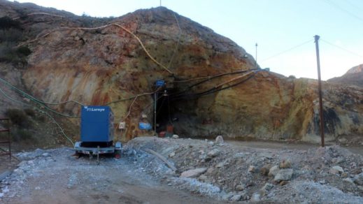 Rescate de mineros chilenos atrapados seguirá pese a que mina está inundada