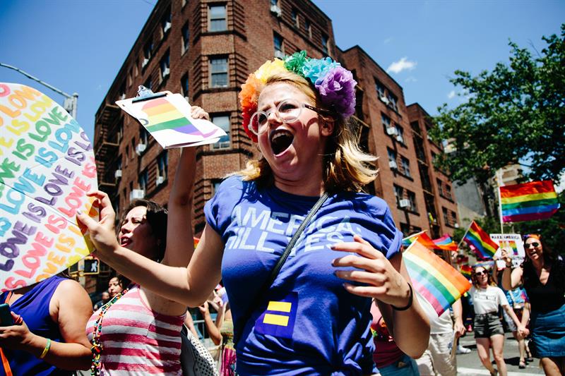Crónica: Nueva York celebra un multitudinario Orgullo Gay dedicado a los activistas