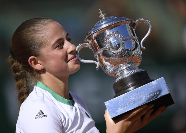 La joven Ostapenko hace historia al ganar Roland Garros