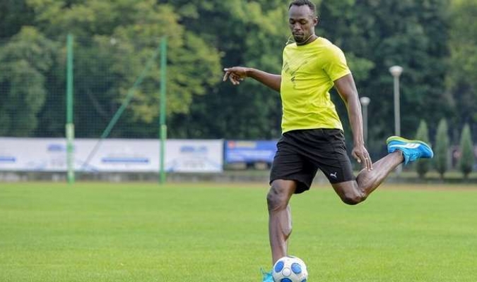 Usain Bolt entrena con el Borussia Dortmund y quiere una oportunidad para jugar