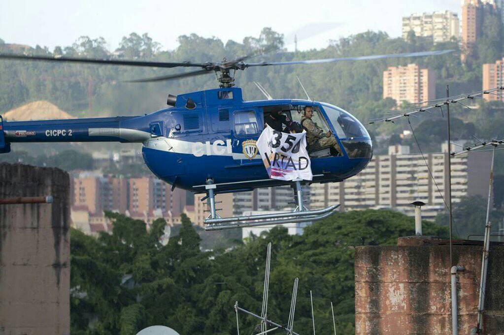 La crisis se agrava en Venezuela: helicóptero ataca al Supremo de Justicia y Maduro afirma estar listo para el combate
