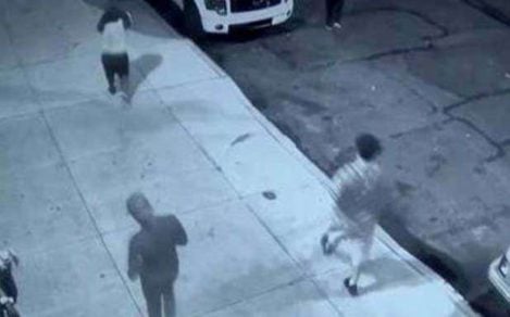 Video: Madre que salía de iglesia fue obligada a hacerle sexo oral a tres hombres