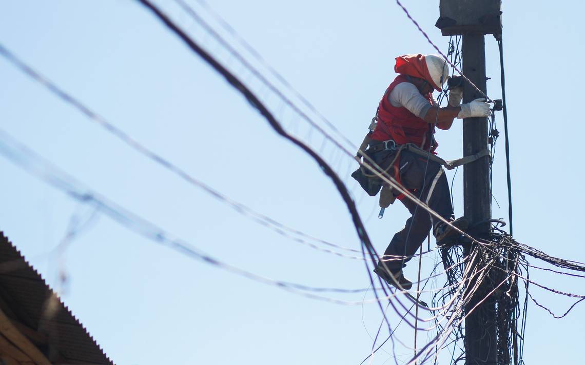 Desde cortes de luz hasta explosiones de transformadores: Vecinos y municipio de Renca presentan demanda colectiva contra ENEL por reiterados incidentes eléctricos