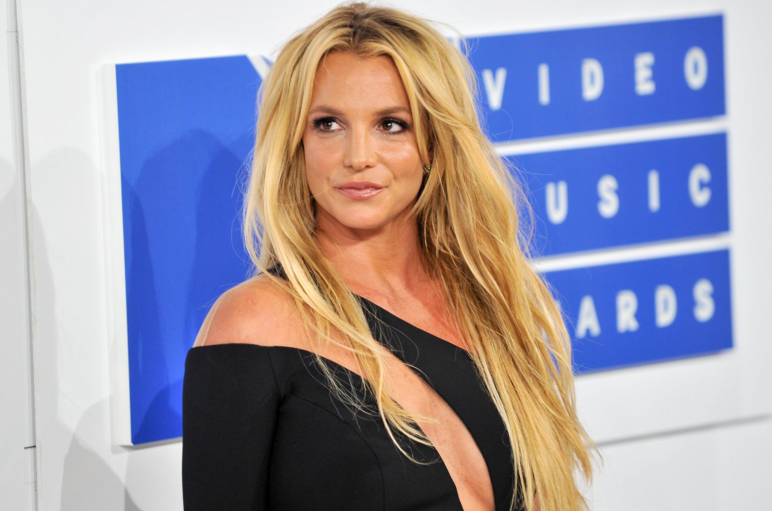 Britney Spears comparte su dura rutina física en las redes sociales