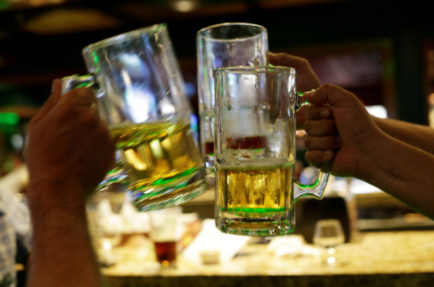 La mayoría de los europeos multiplica su riesgo de cáncer por beber alcohol