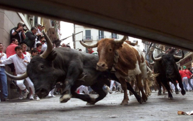 Dos corneados en el primer encierro de San Fermín 2017